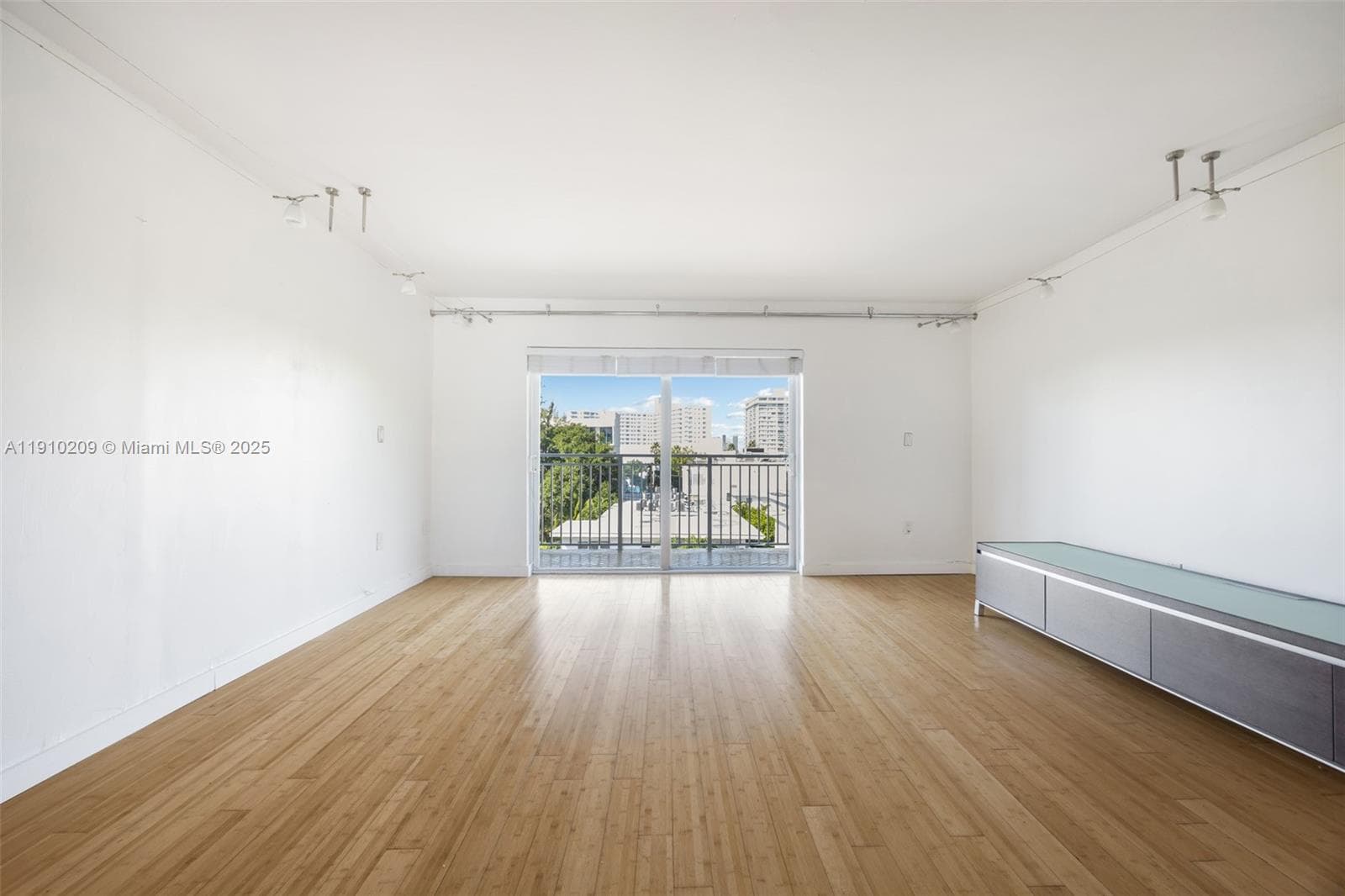 Lenox View Condominium · #501 in Miami Beach - Photo 4