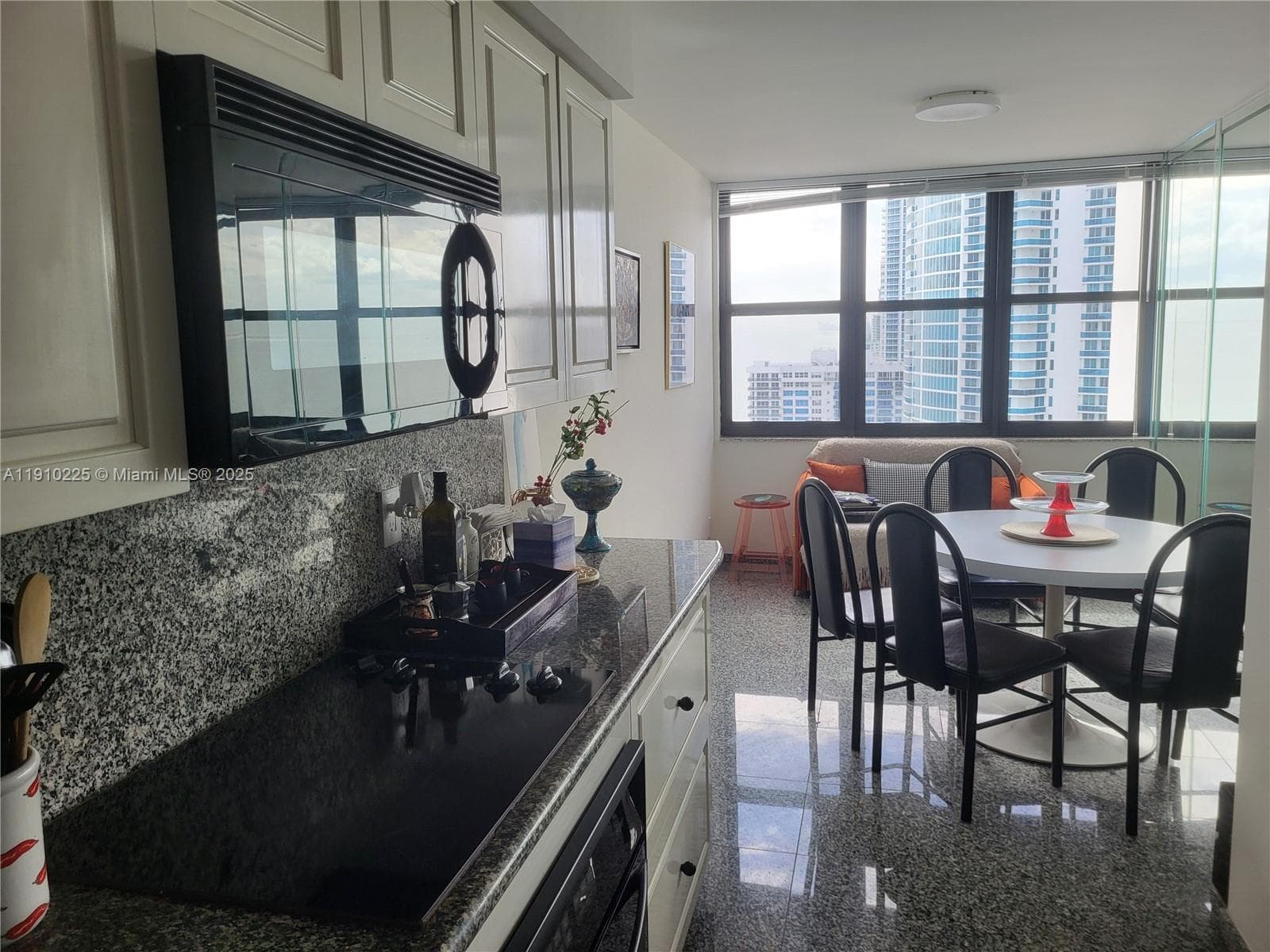 CATANIA CONDO · #2401 in Hollywood - Photo 6