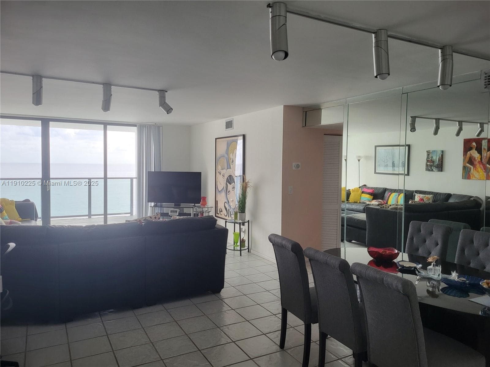 CATANIA CONDO · #2401 in Hollywood - Photo 5