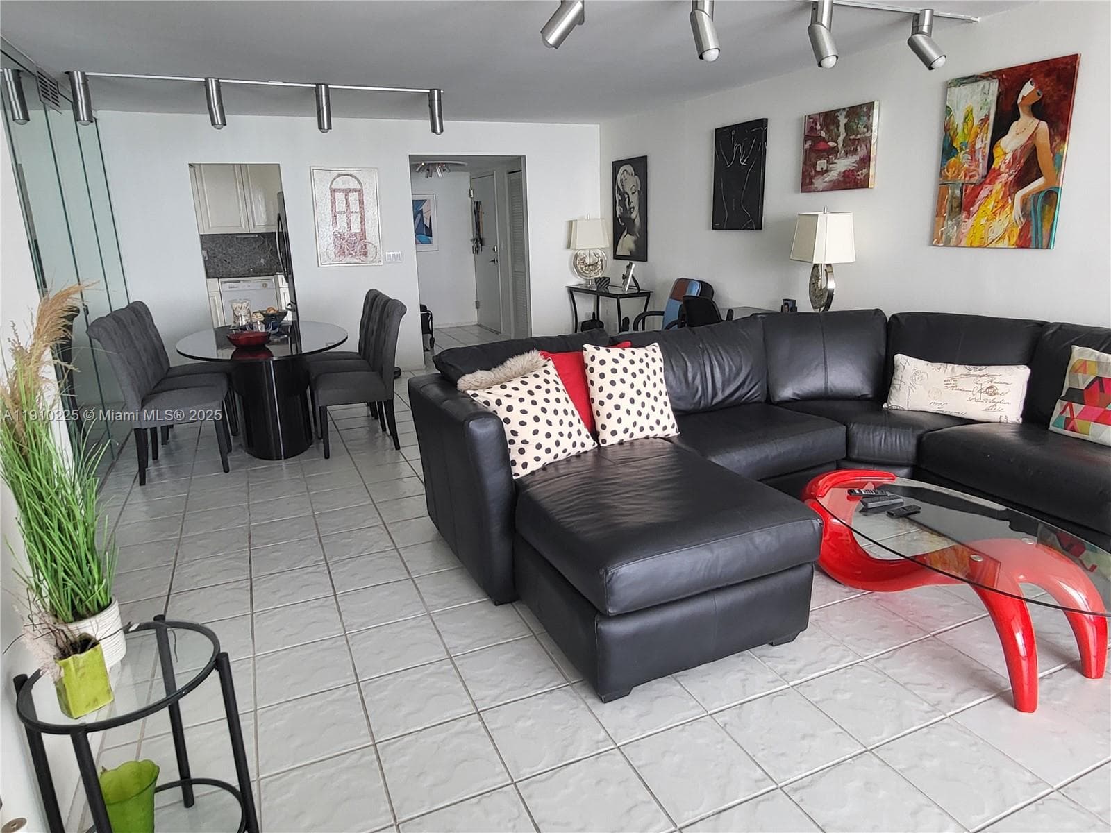 CATANIA CONDO · #2401 in Hollywood - Photo 10