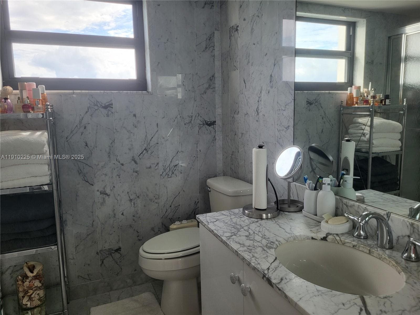 CATANIA CONDO · #2401 in Hollywood - Photo 19