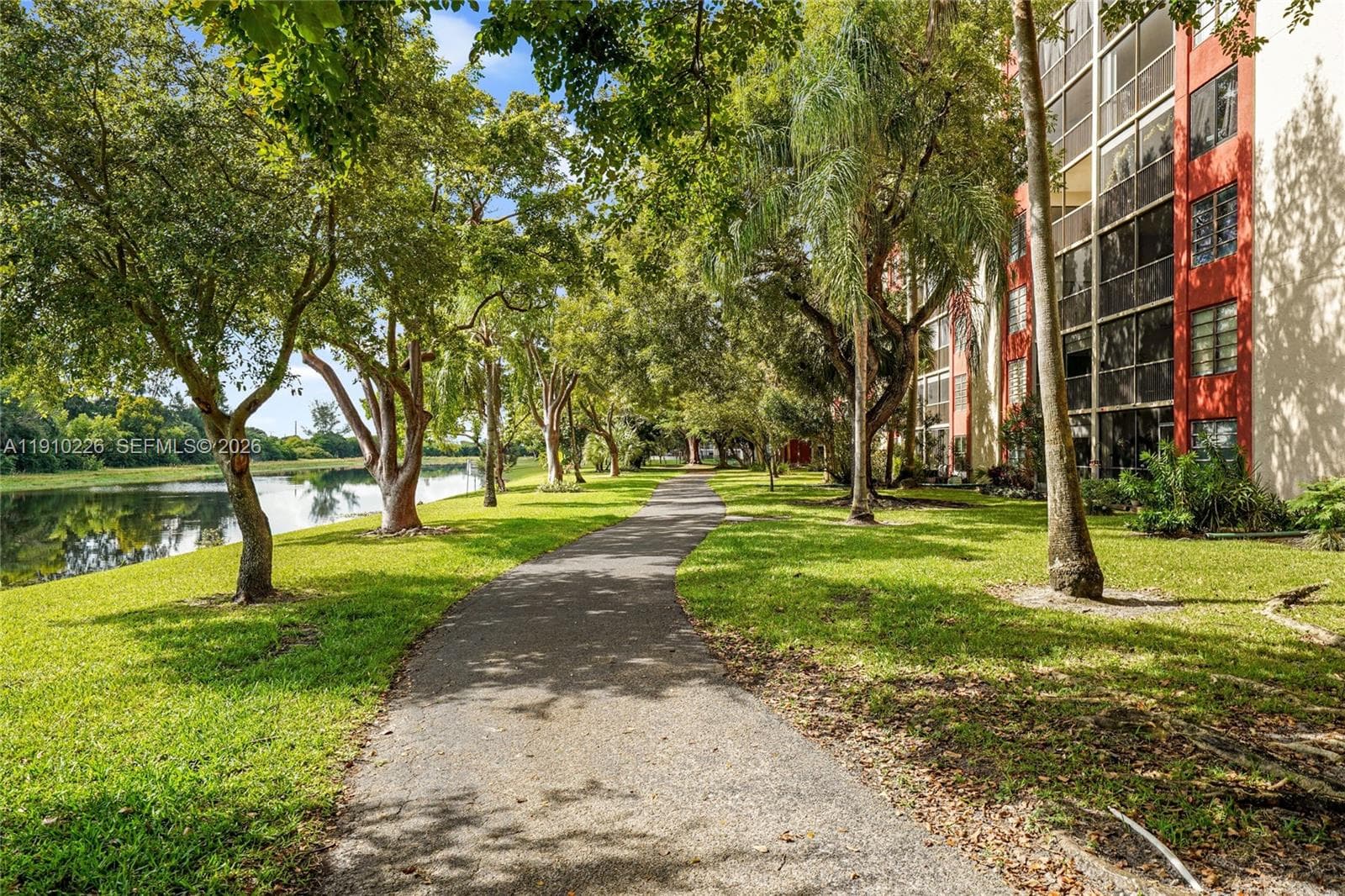 CYPRESS BEND CONDOMINIUM · #801 in Pompano Beach - Photo 34