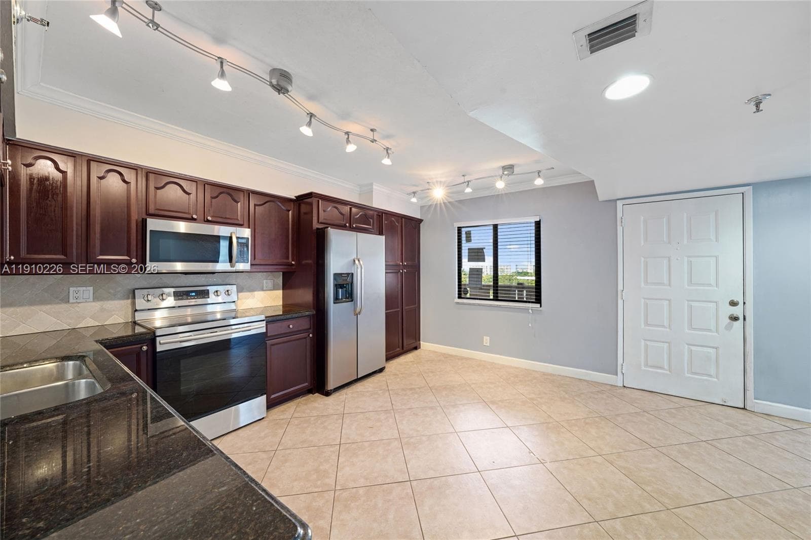 CYPRESS BEND CONDOMINIUM · #801 in Pompano Beach - Photo 8
