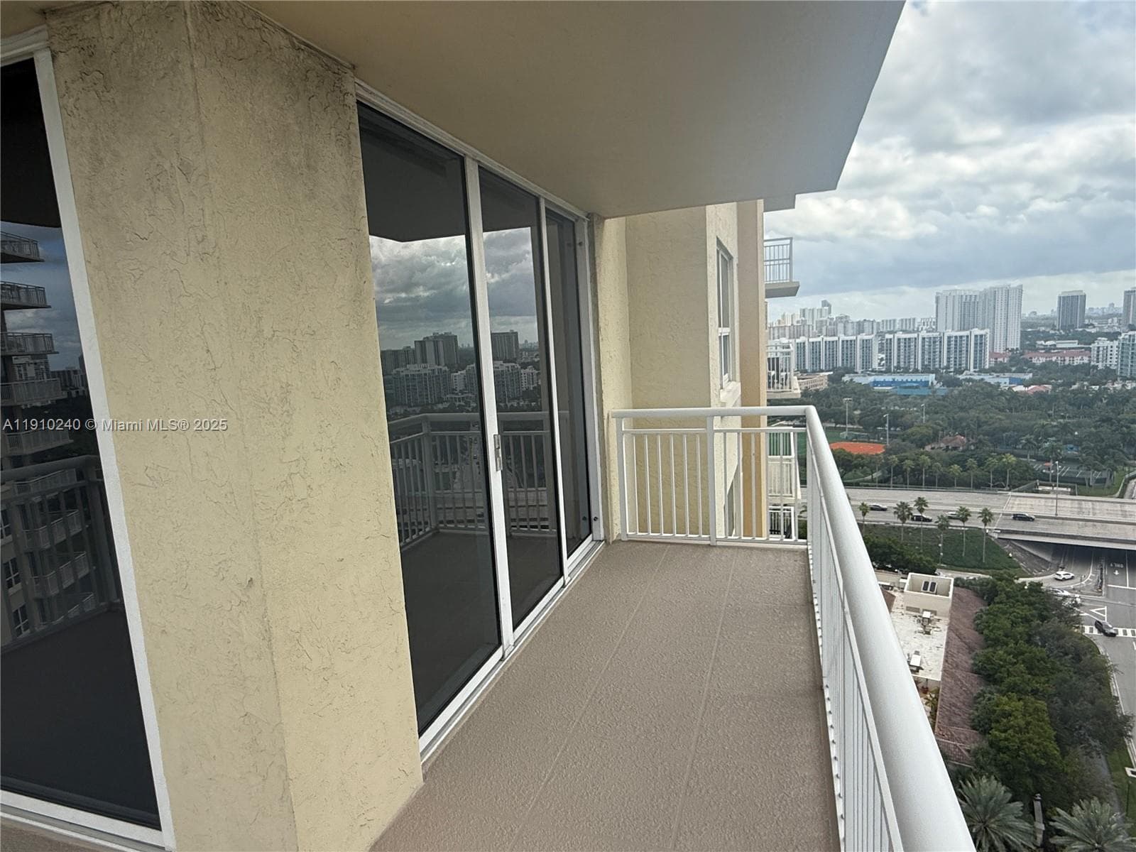 TURNBERRY ON THE GREEN CO · #2209 in Aventura - Photo 22