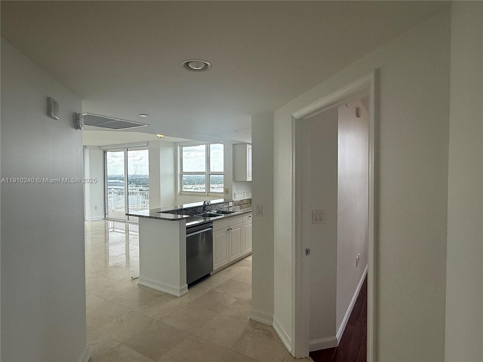 TURNBERRY ON THE GREEN CO · #2209 in Aventura - Photo 3