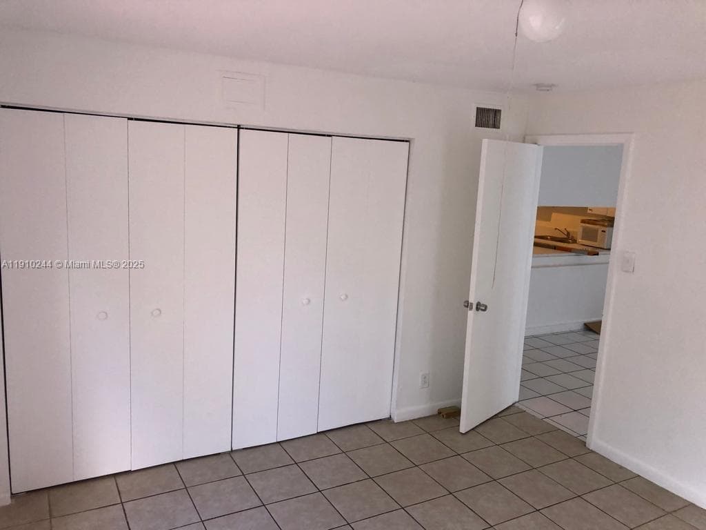 1309 NW 8th Ave photo 8