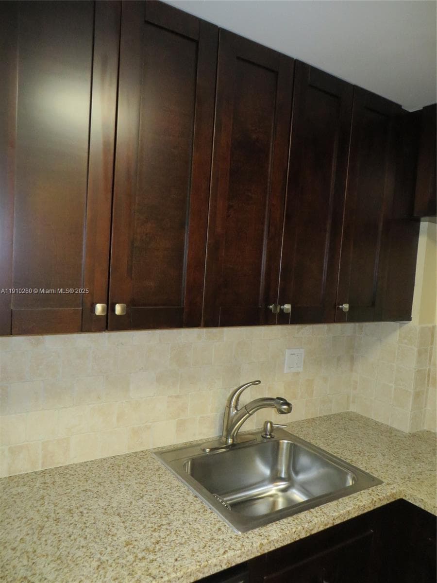 PARKSIDE TOWERS CONDO · #105 in Hallandale Beach - Photo 6