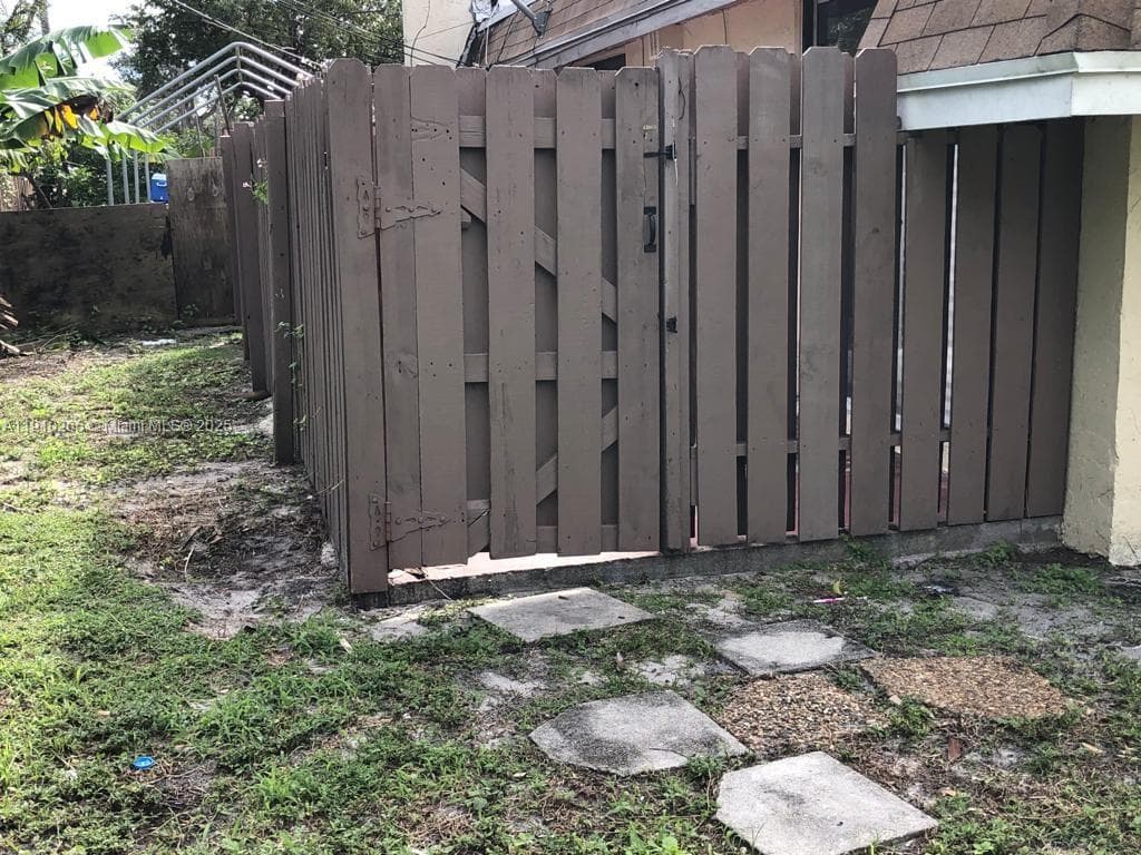 1312 NW 8th Ave photo 10