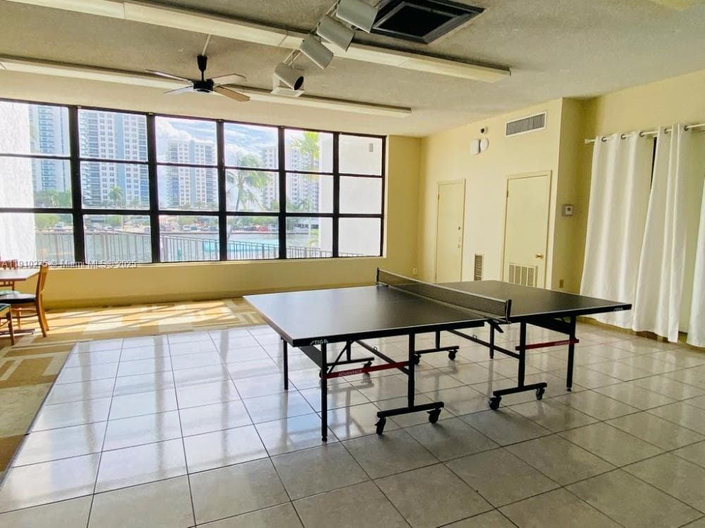 Ping-Pong Table