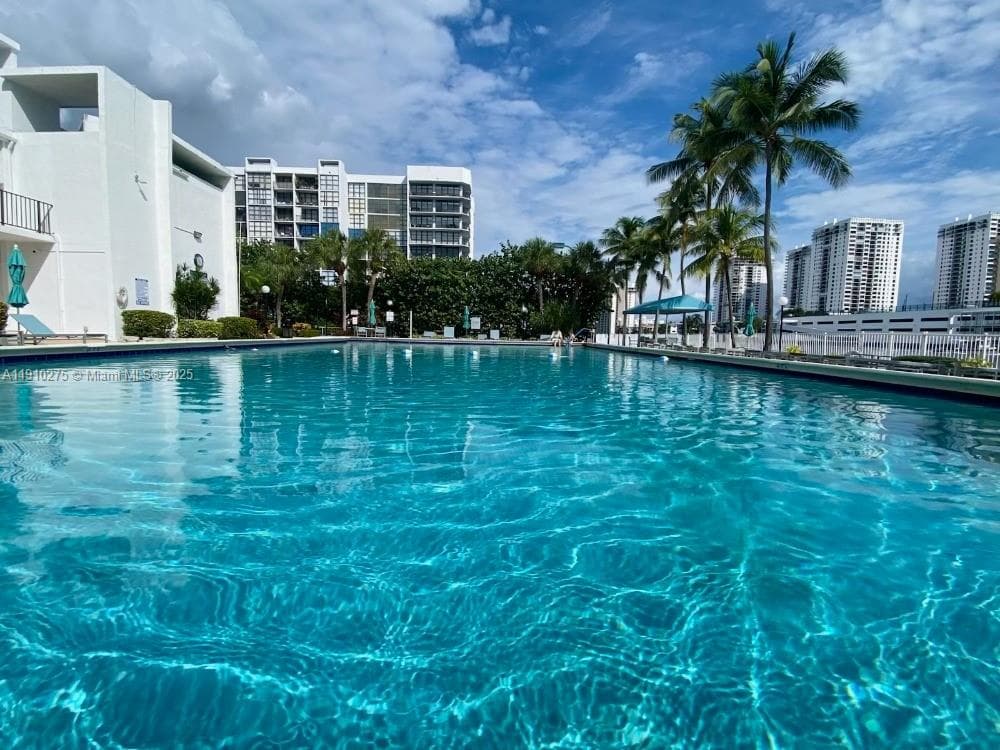 OCEANVIEW PARK CONDO · #726 in Hallandale Beach - Photo 21