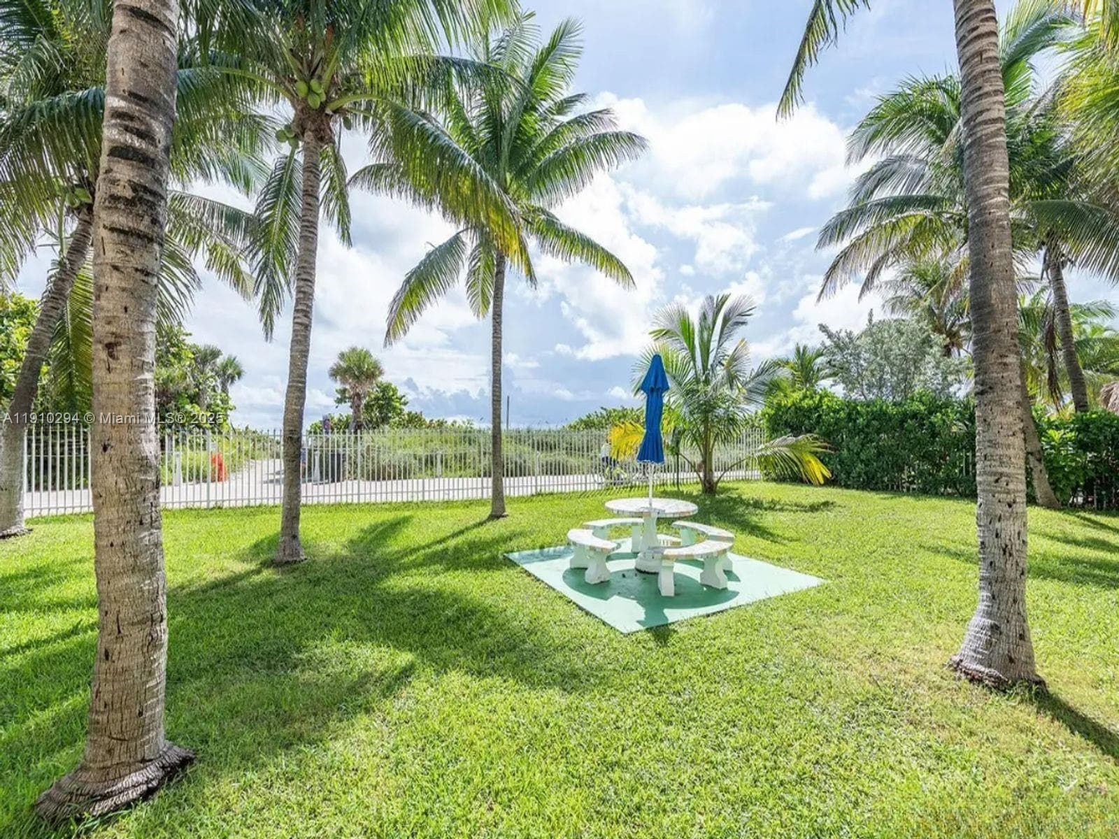 LE TRIANON CONDO · #11A in Miami Beach - Photo 3