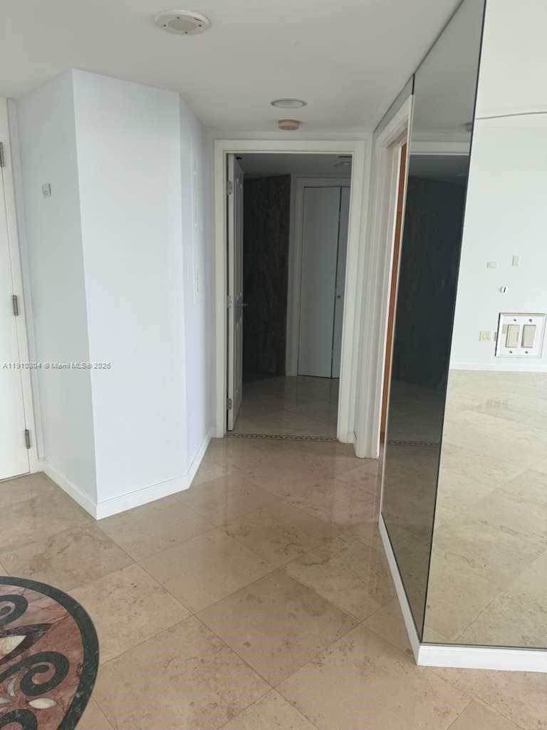 CAPOBELLA CONDO · #1602 in Miami Beach - Photo 24
