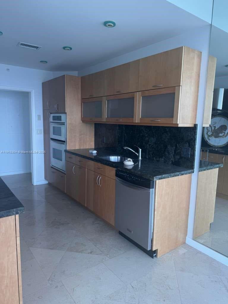 CAPOBELLA CONDO · #1602 in Miami Beach - Photo 19