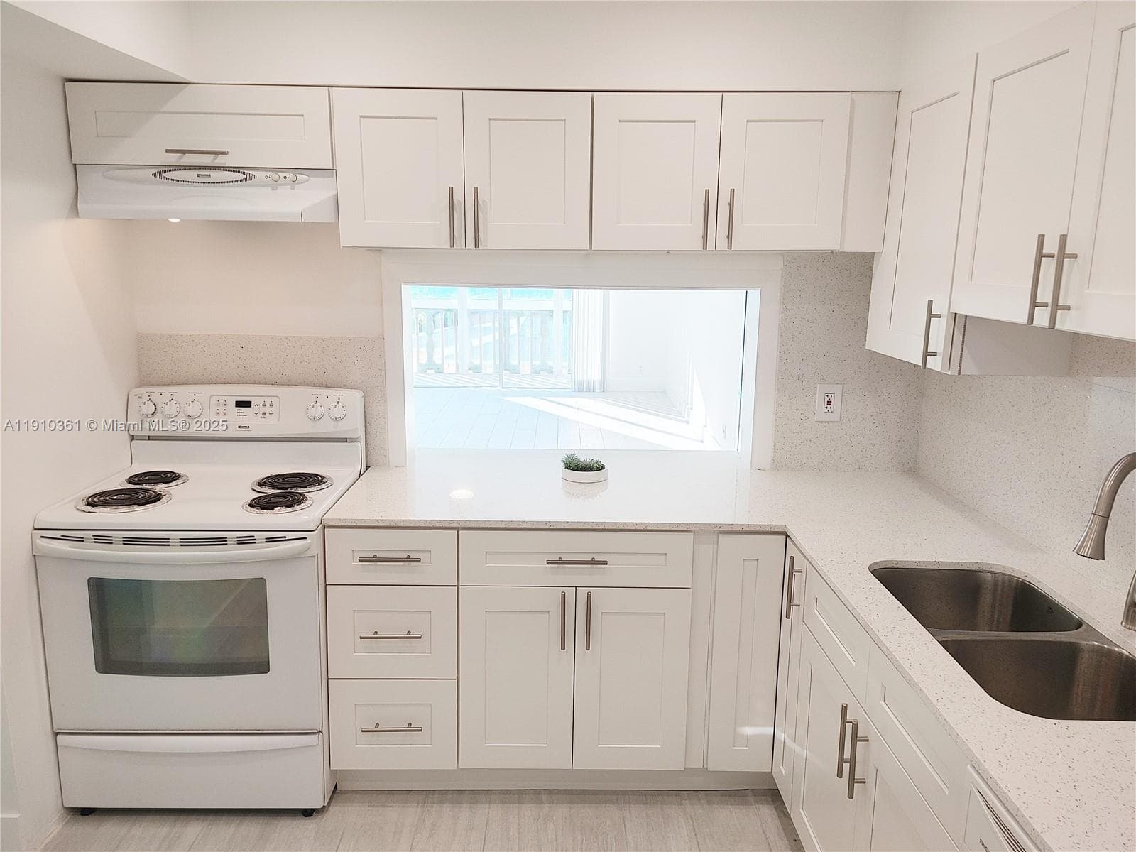 FIRST GULFSTREAM GARDEN · #307C in Hallandale Beach - Photo 14