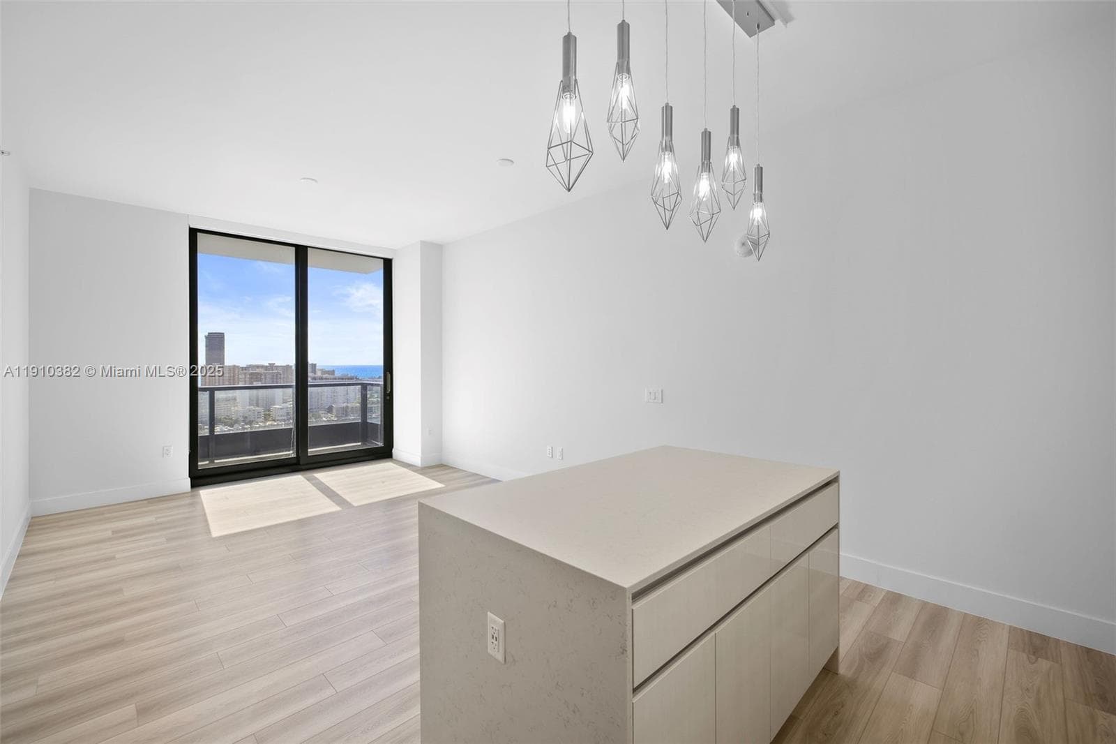 Mondrian Residences · #2406 in Hallandale Beach - Photo 32