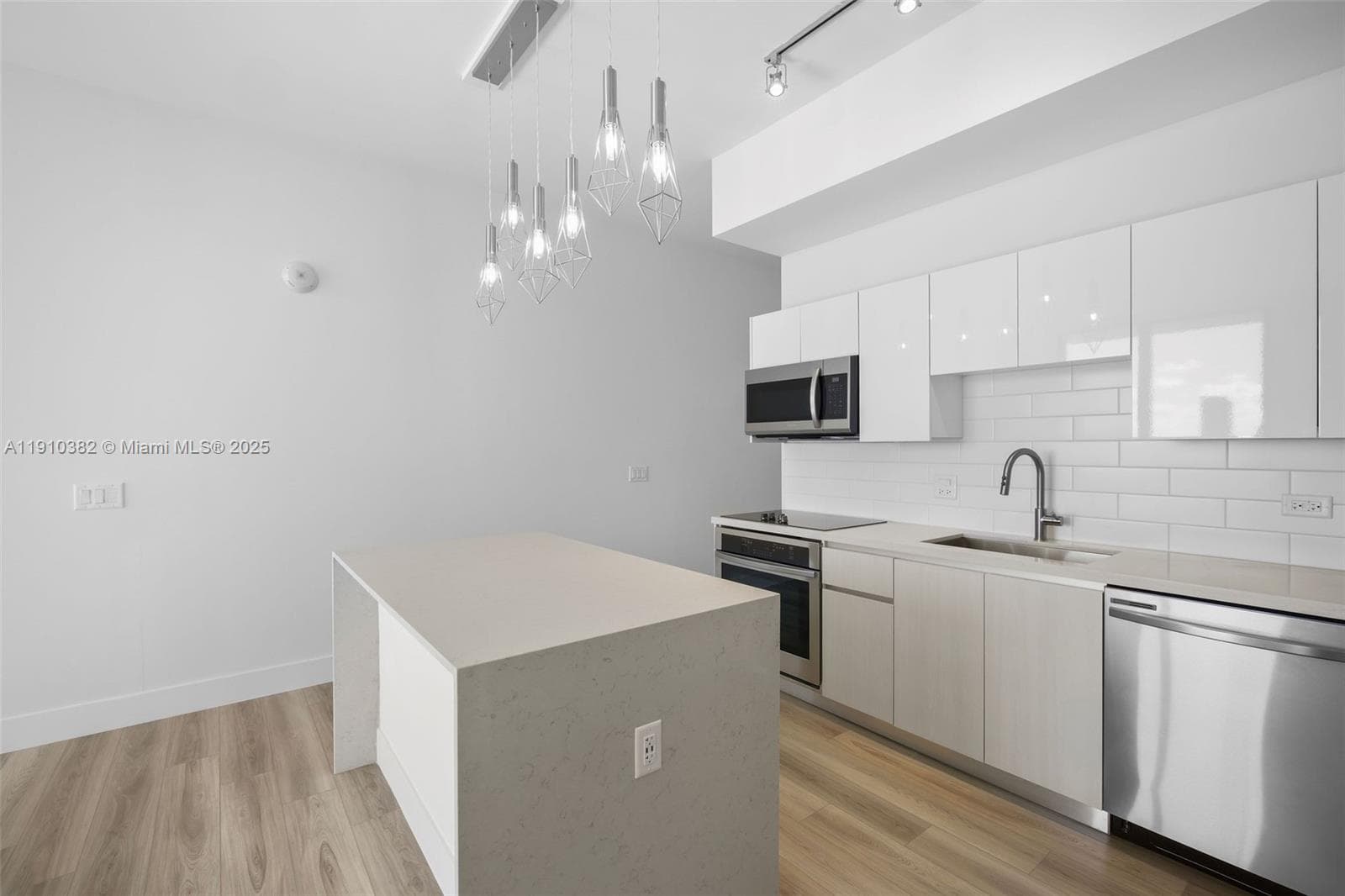 Mondrian Residences · #2406 in Hallandale Beach - Photo 30