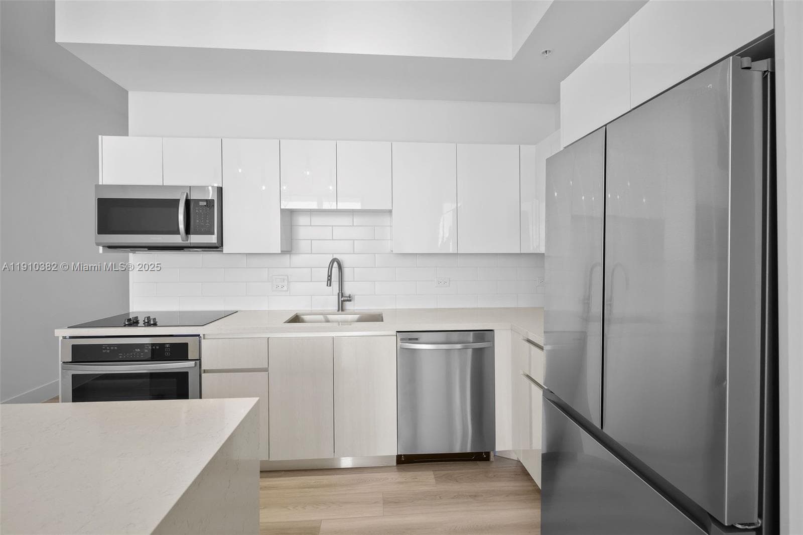 Mondrian Residences · #2406 in Hallandale Beach - Photo 31