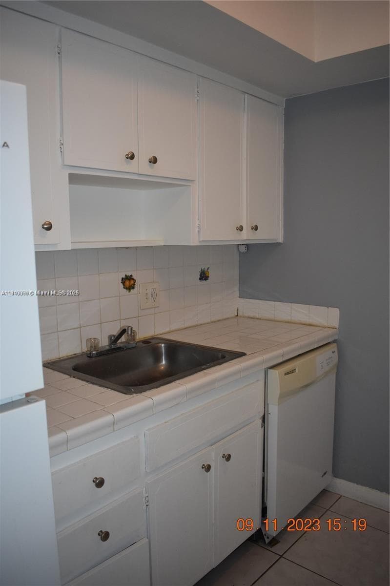 SUTTON HOUSE CONDO · #23 in North Miami - Photo 2