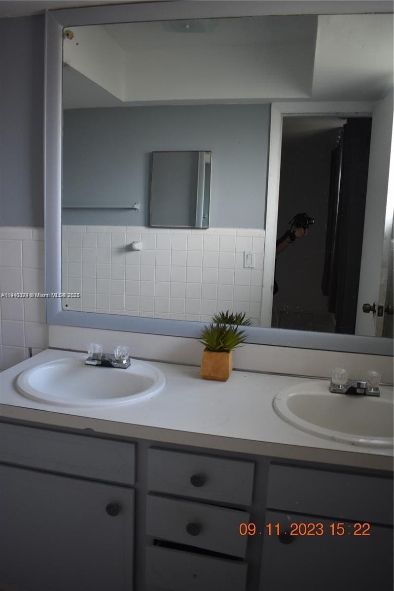 SUTTON HOUSE CONDO · #23 in North Miami - Photo 13