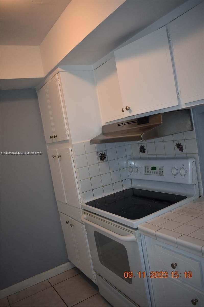SUTTON HOUSE CONDO · #23 in North Miami - Photo 3