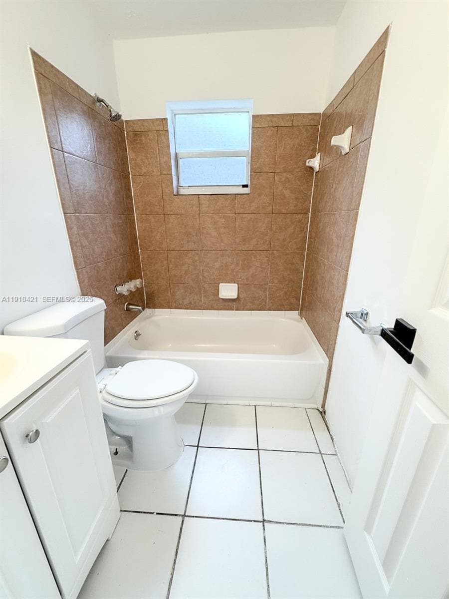 2840 NW 15th Ct #2 photo 9