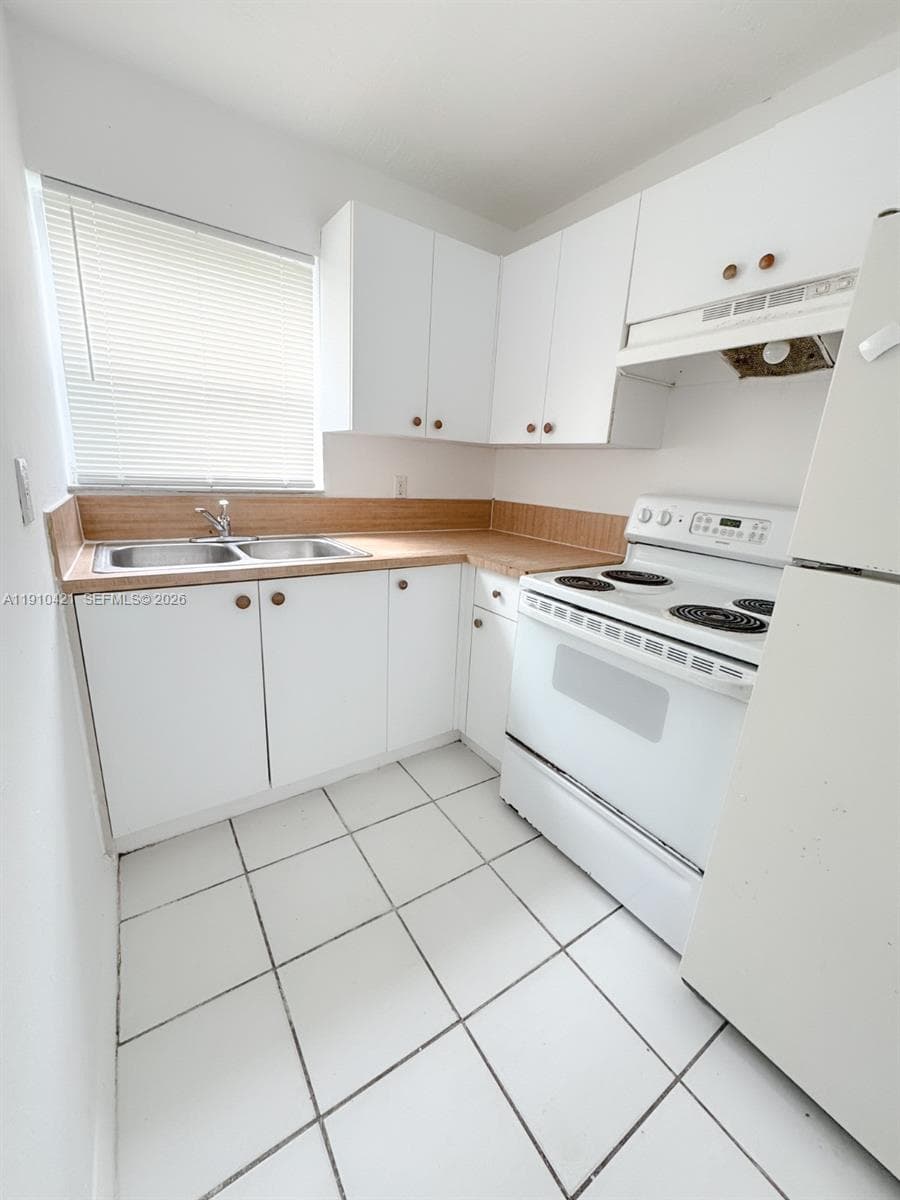 2840 NW 15th Ct #2 photo 4