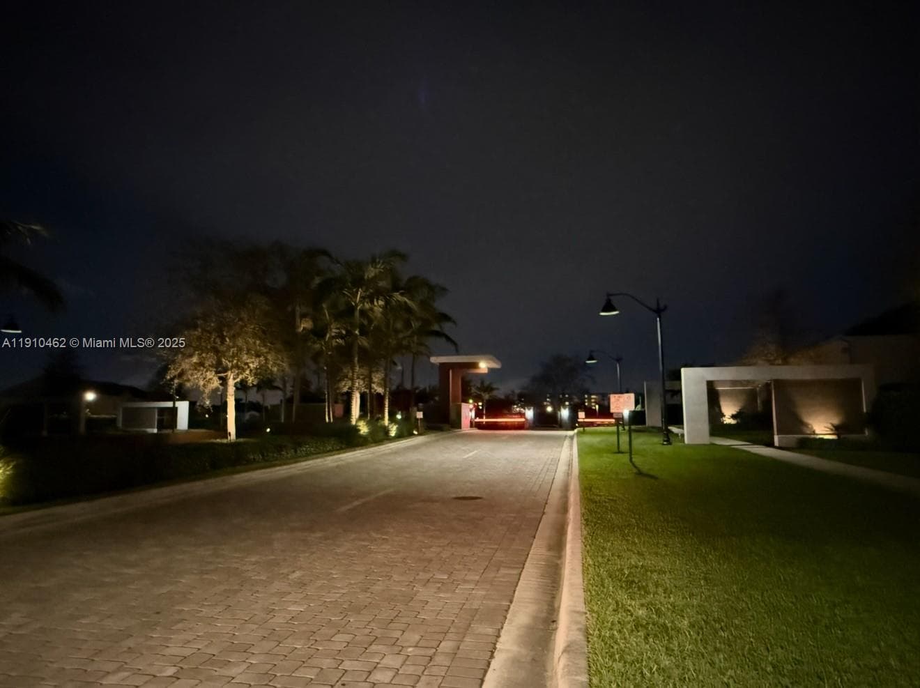 4628 E Pinehurst Trl E photo 17