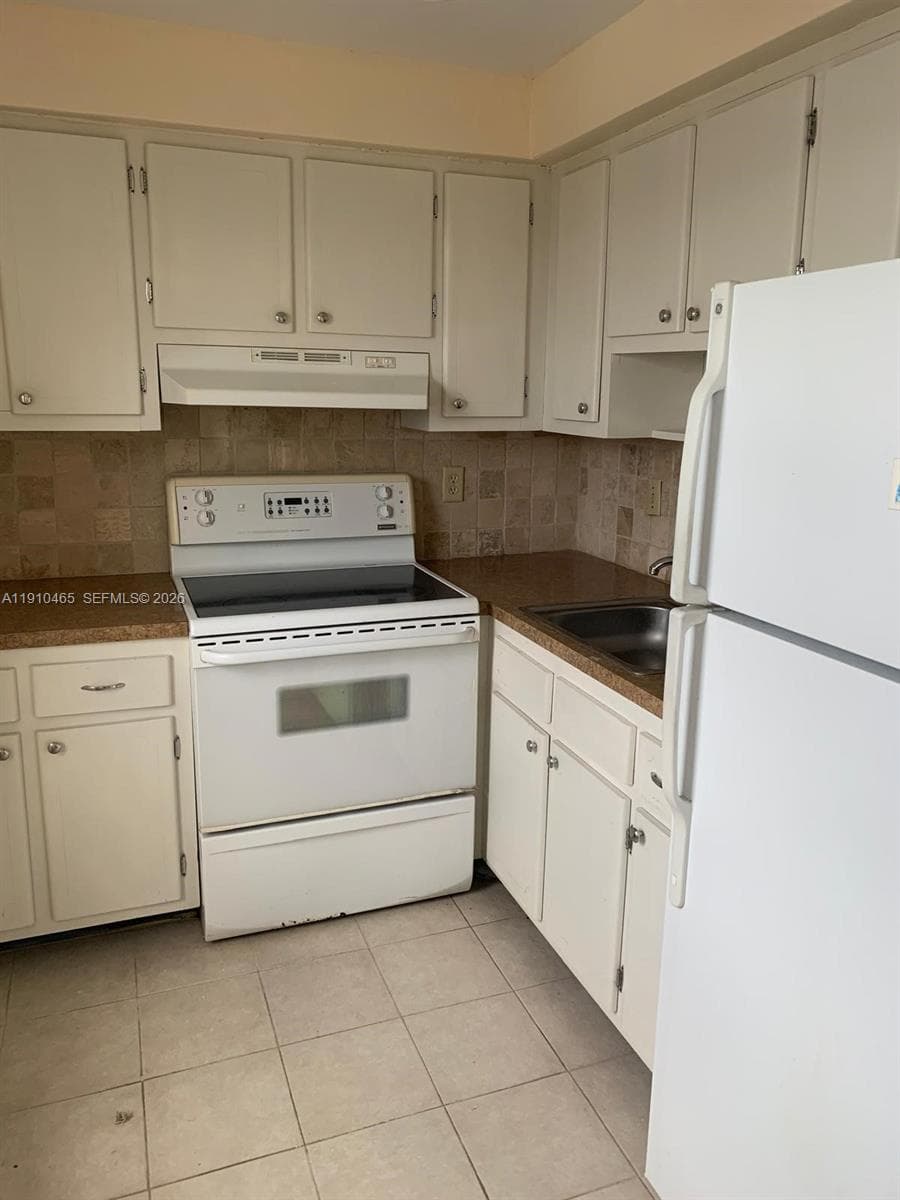 BREAKERS CONDOMINIUM · #812 in Pompano Beach - Photo 5