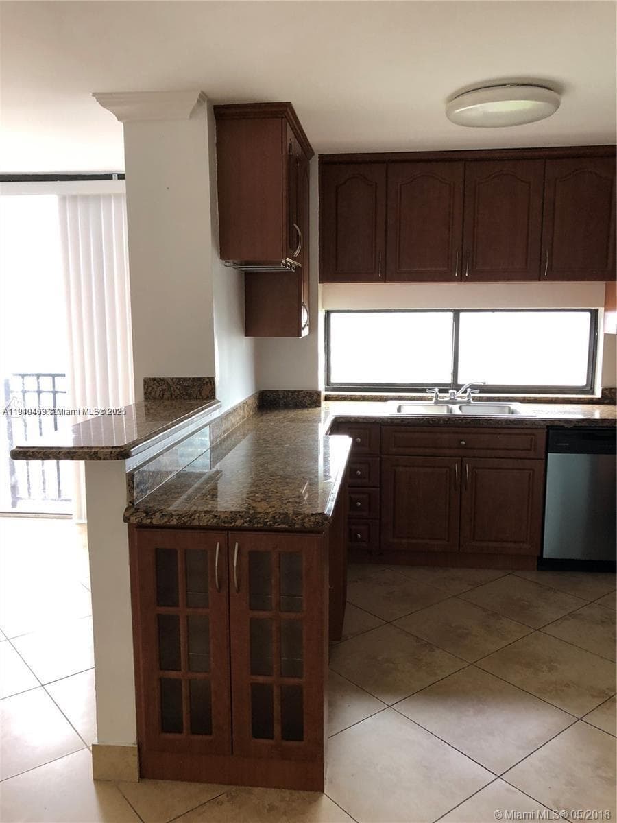 PLAZA OF AMERICAS CONDO P · #711 in Sunny Isles Beach - Photo 9