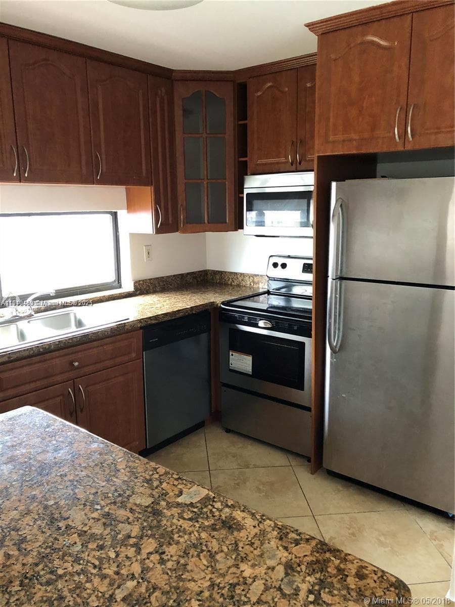 PLAZA OF AMERICAS CONDO P · #711 in Sunny Isles Beach - Photo 4