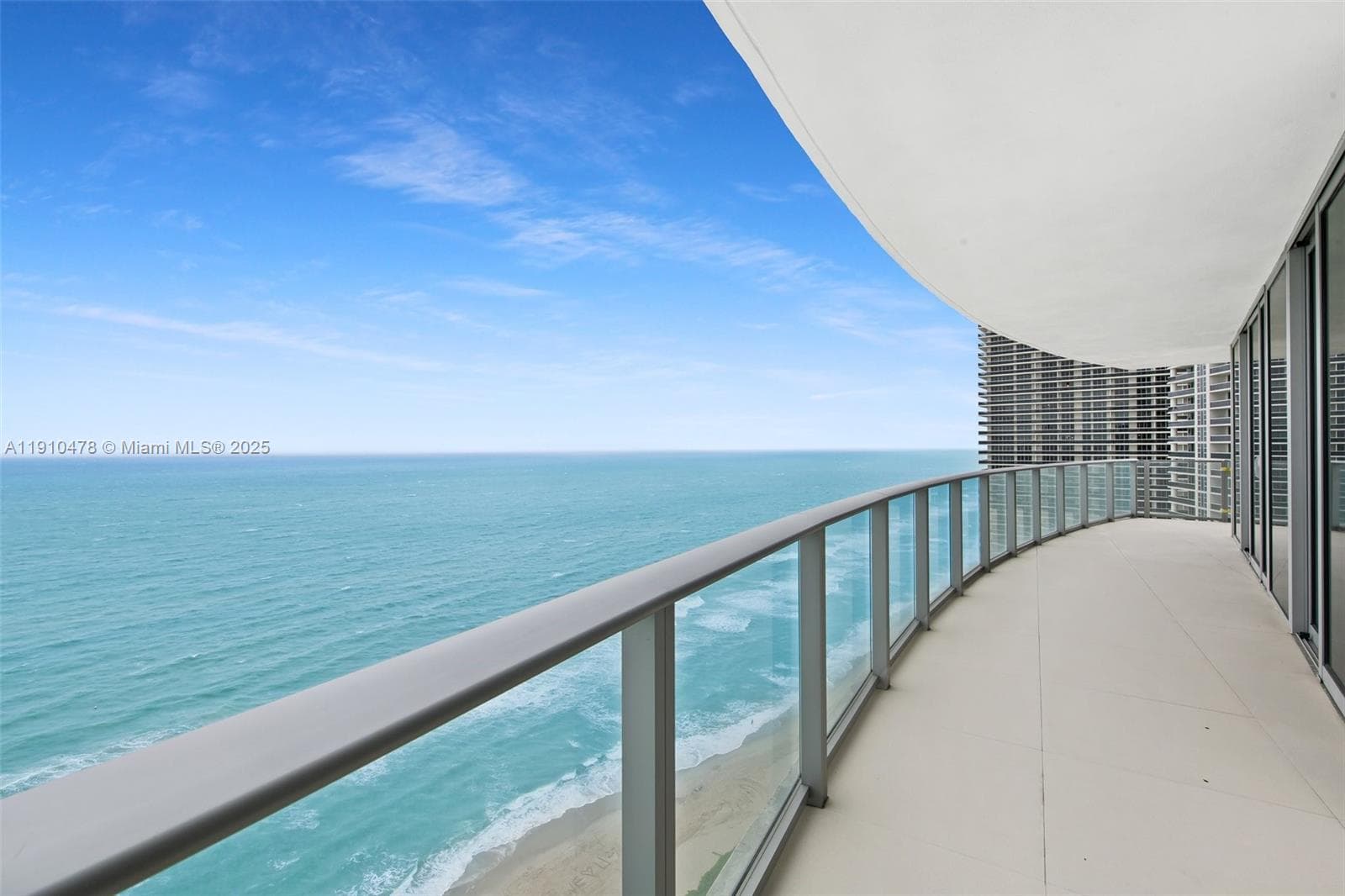 Hyde Beach House · #3001 in Hollywood - Photo 2