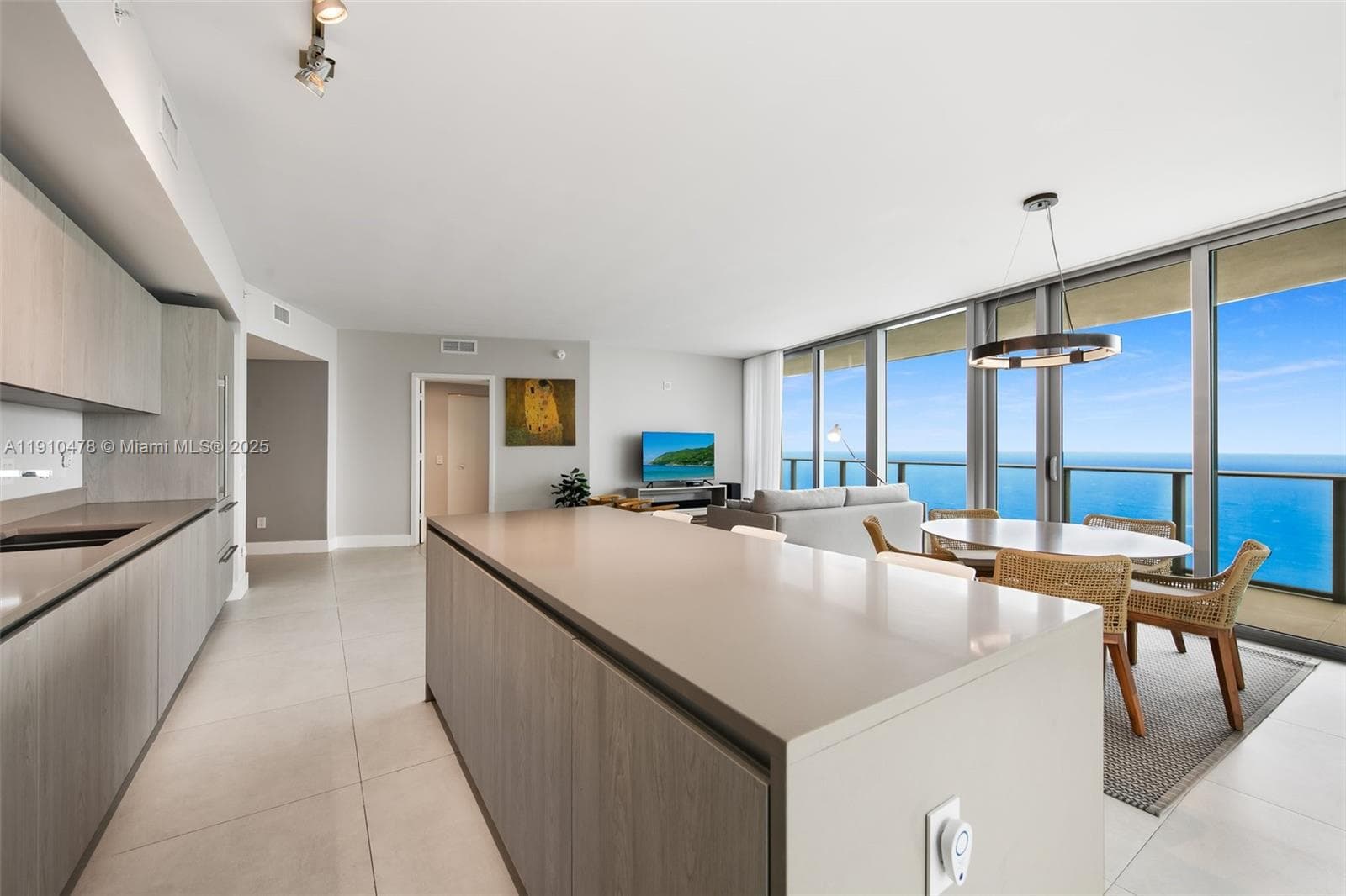 Hyde Beach House · #3001 in Hollywood - Photo 24
