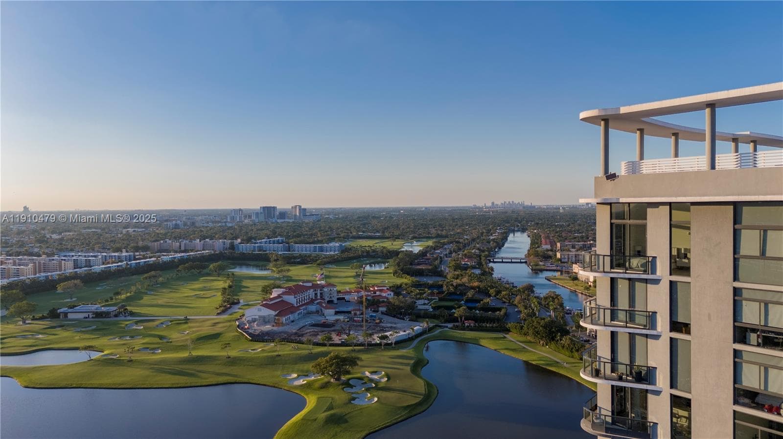 MONDRIAN RESIDECES · #1604 in Hallandale Beach - Photo 1