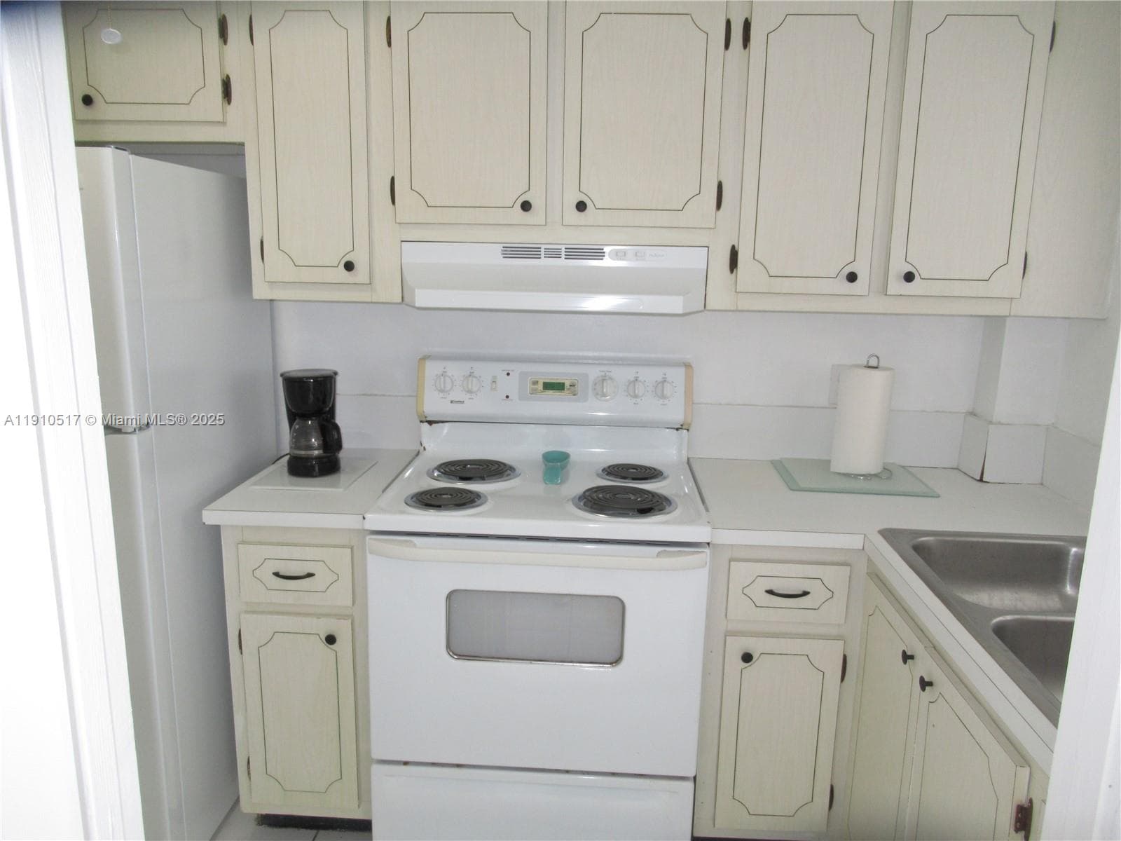 PARADISE VILLAS CONDO · #309-B in Hallandale Beach - Photo 6