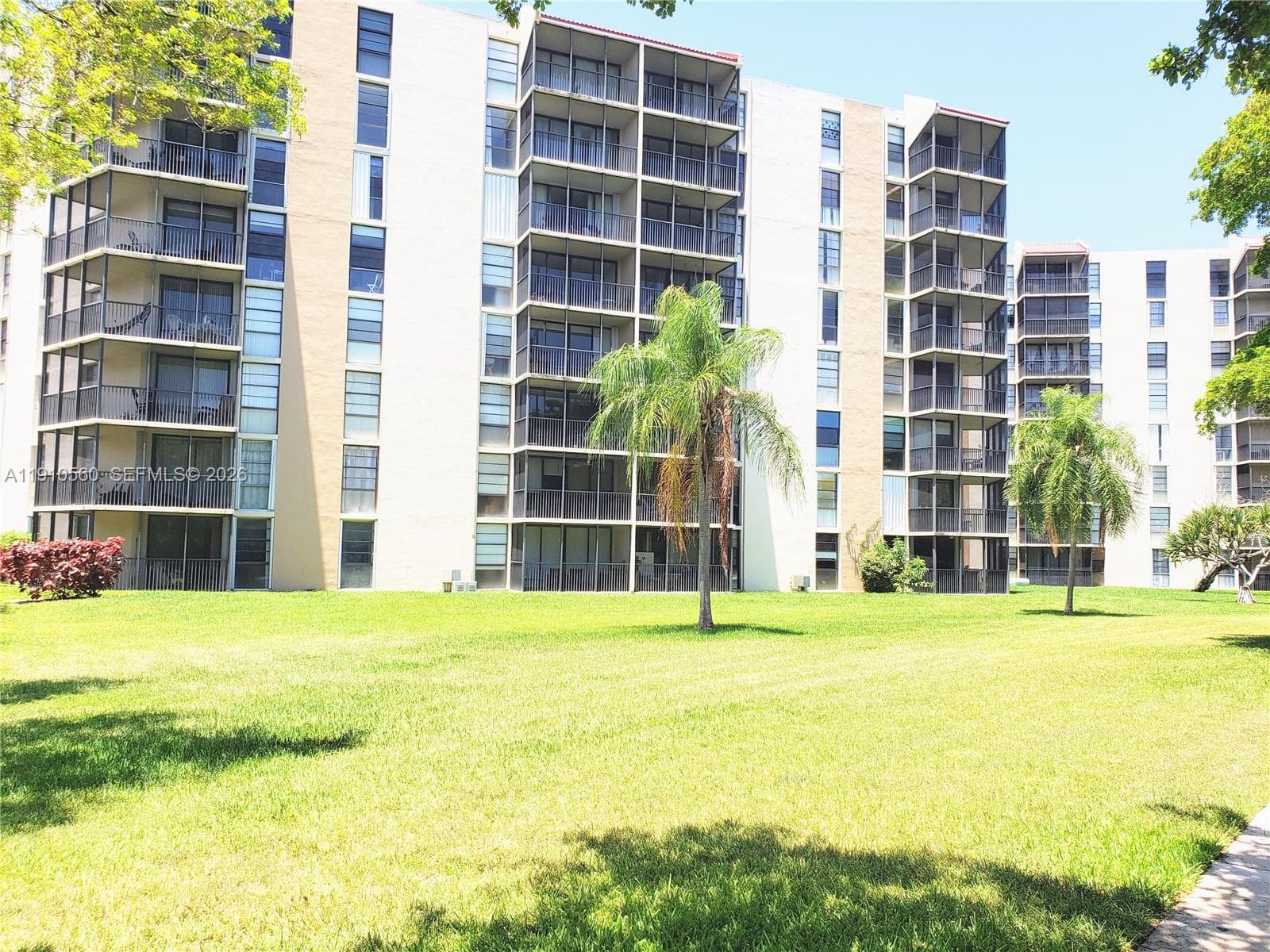 BRAVURA II CONDO · #101 in Aventura - Photo 23