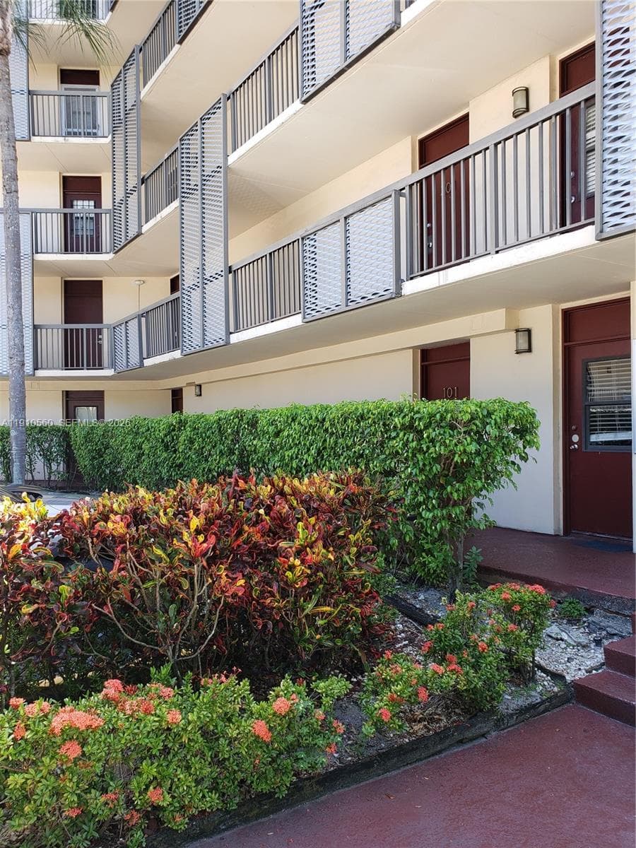 BRAVURA II CONDO · #101 in Aventura - Photo 20