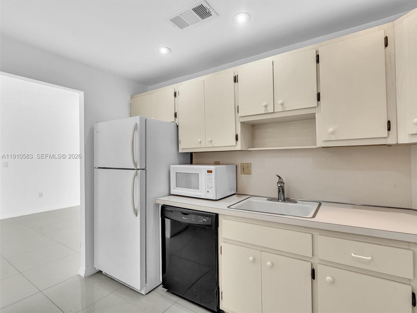 ARLEN HOUSE CONDO · #902 in Sunny Isles Beach - Photo 39