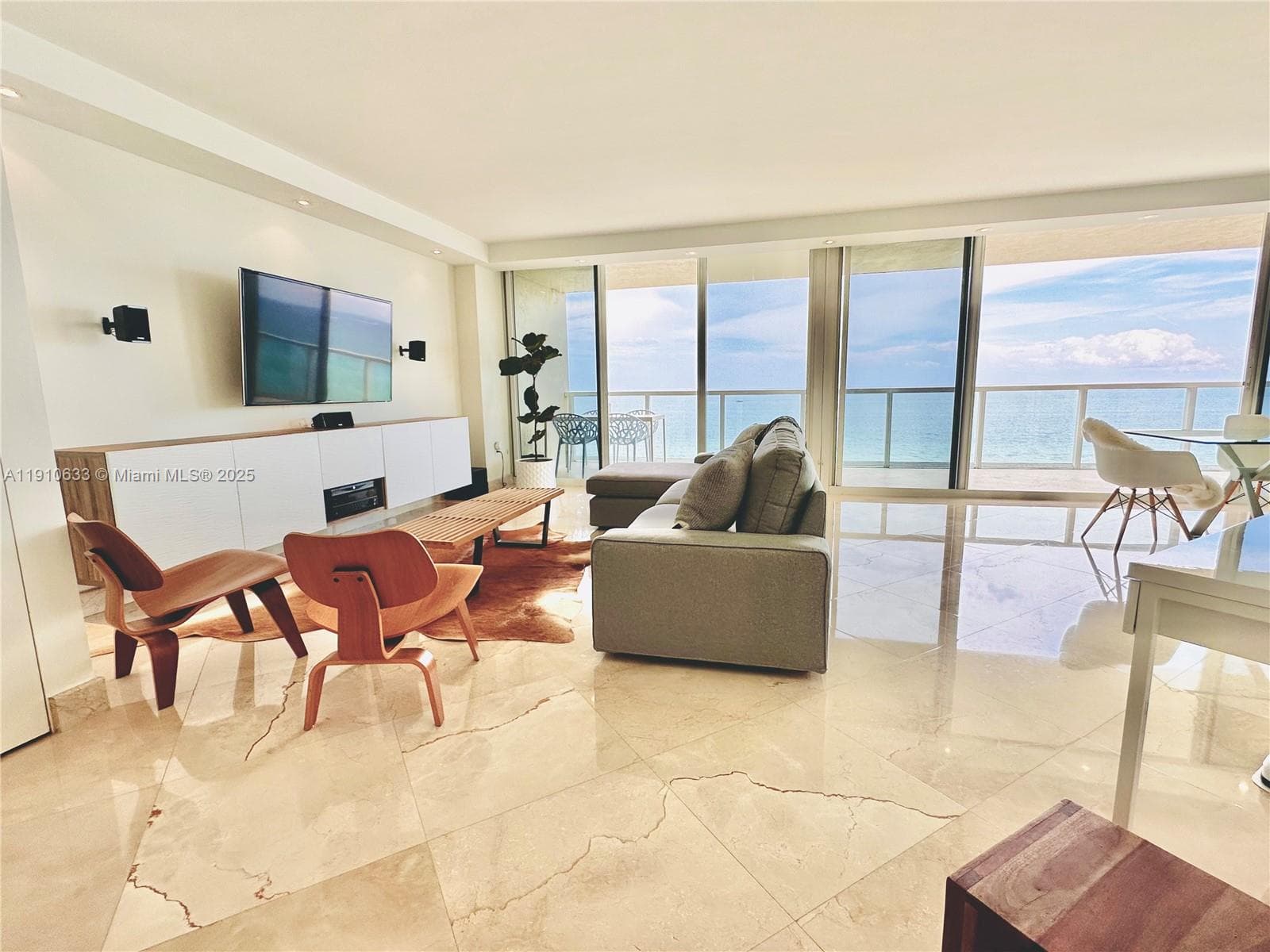 ST TROPEZ OCEAN CONDO · #11-A in Miami Beach - Photo 2