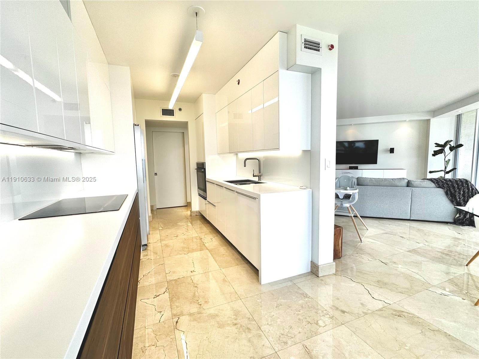 ST TROPEZ OCEAN CONDO · #11-A in Miami Beach - Photo 11
