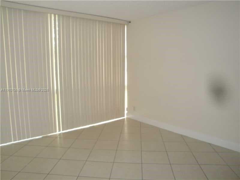 Plaza Of Americas Condo · #104 in Sunny Isles Beach - Photo 6