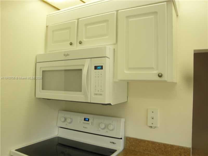 Plaza Of Americas Condo · #104 in Sunny Isles Beach - Photo 12