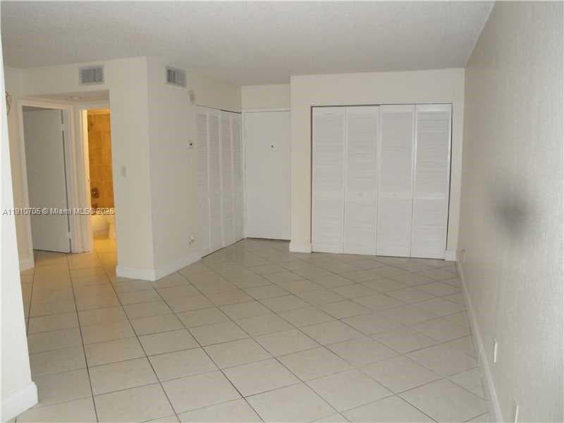 Plaza Of Americas Condo · #104 in Sunny Isles Beach - Photo 3