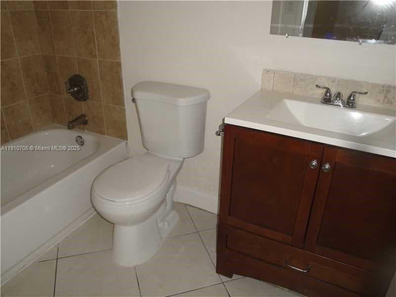Plaza Of Americas Condo · #104 in Sunny Isles Beach - Photo 8