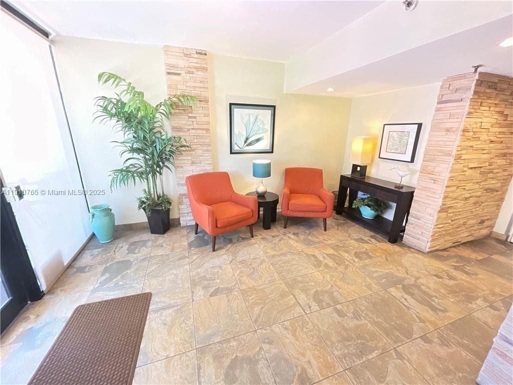 EVERGLADES CLUB CONDO · #606 in Fort Lauderdale - Photo 17