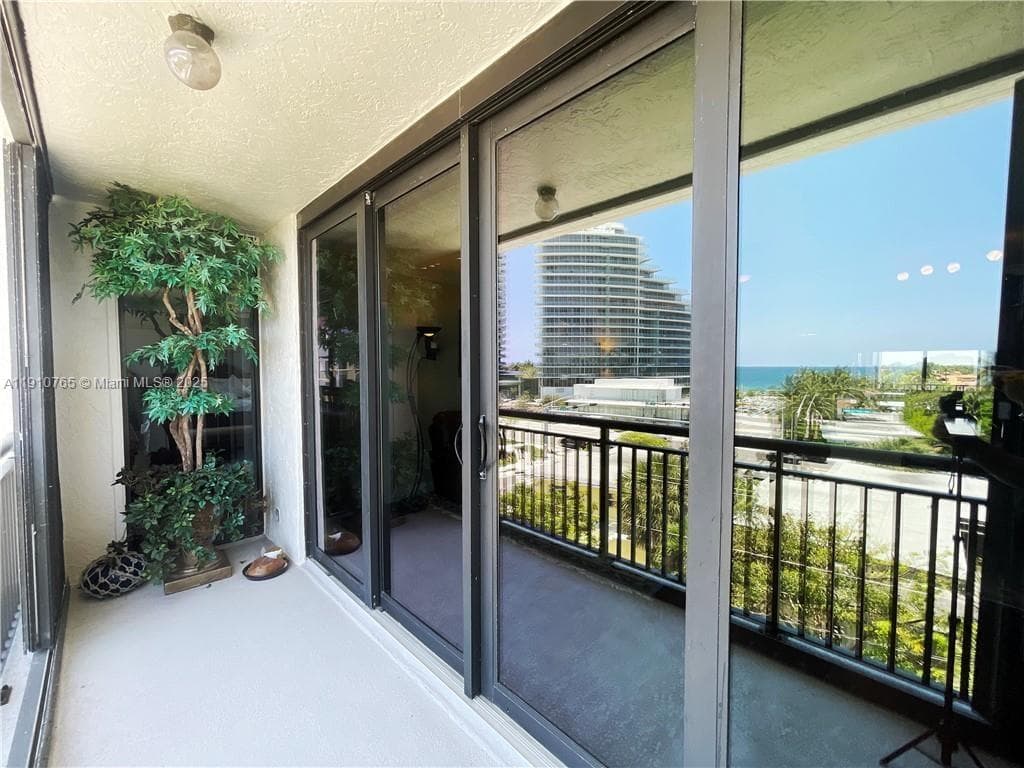 EVERGLADES CLUB CONDO · #606 in Fort Lauderdale - Photo 16