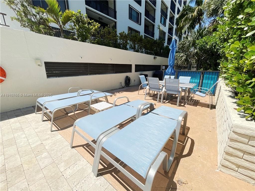 EVERGLADES CLUB CONDO · #606 in Fort Lauderdale - Photo 22