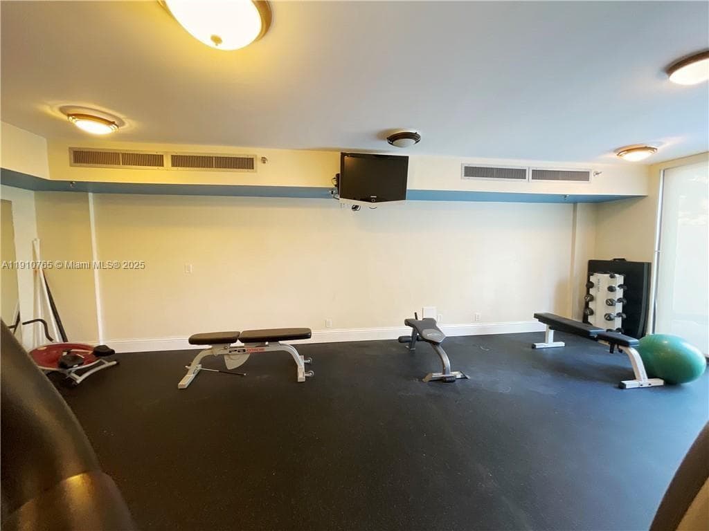 EVERGLADES CLUB CONDO · #606 in Fort Lauderdale - Photo 19