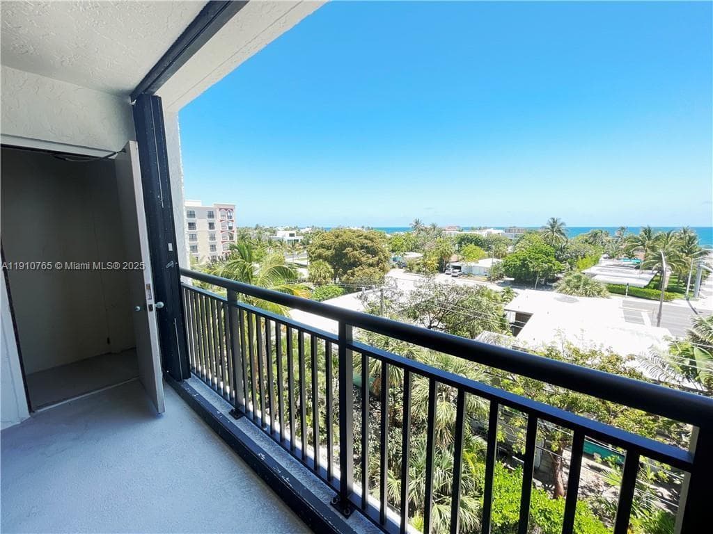 EVERGLADES CLUB CONDO · #606 in Fort Lauderdale - Photo 4