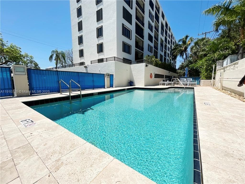 EVERGLADES CLUB CONDO · #606 in Fort Lauderdale - Photo 21