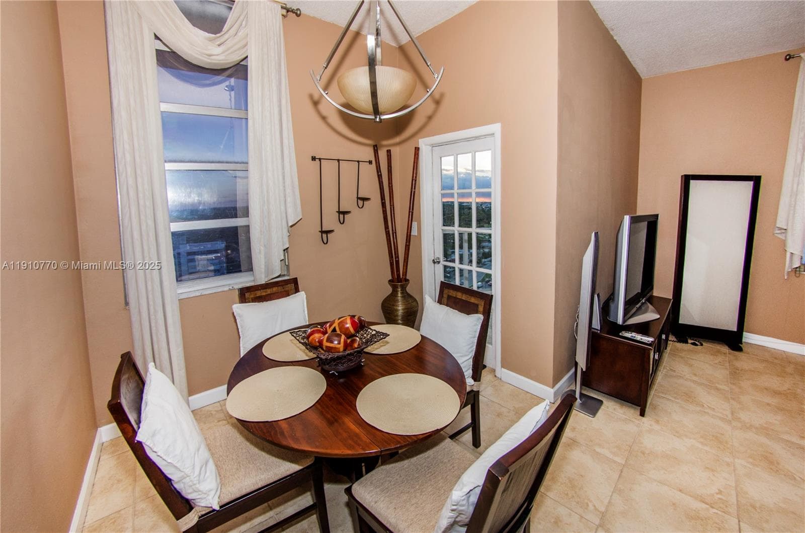 BUCKLEY TOWERS CONDO · #1726W in Miami - Photo 6